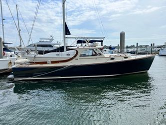 36' Hinckley 2000 Yacht For Sale